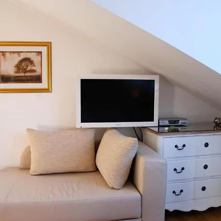 Mediterranea - With Sea View Apartman