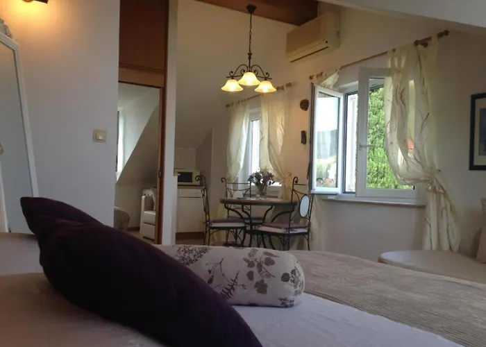 Mediterranea - With Sea View Apartment *