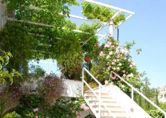 Mediterranea - With Sea View 米利尼